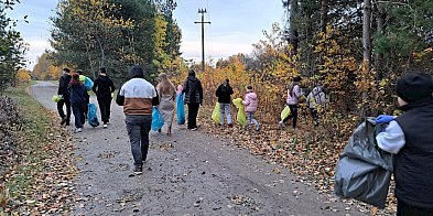 Sprzątali swoją małą Ojczyznę-57770