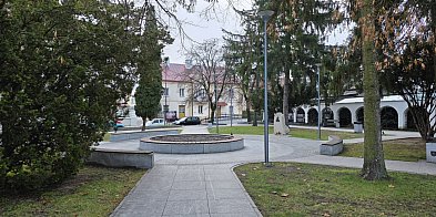 Skwer Niepodległości. Miejsce w centrum miasta ma nową-57887