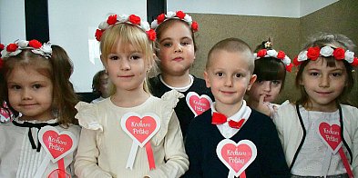 Biszcza. Szkoła do hymnu - śpiewali wszyscy FOTO, VIDEO-57959