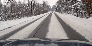Trwa na drogach walka z zimą-60088