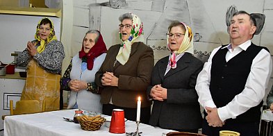 Noworoczne kolędowanie i teatr w Gromadzie (FOTO)-60118