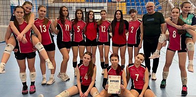 Siatkarki ZSBiO bezkonkurencyjne w powiecie