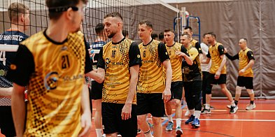 Siatkarska noc pełna emocji! Relacja z I Nocnego Turnieju Siatkówki