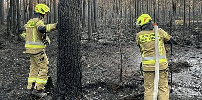 Pogorzelisko w Józefowie wciąż groźne