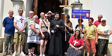 Pielgrzymi z Biłgoraja wyruszyli pieszo do sanktuarium w Krasnobrodzie FOTO