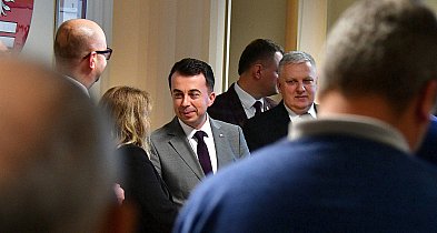 Starosta biłgorajski zostaje na stanowisku. Rada Powiatu zdecydowała (FOTO, VIDEO)-58695