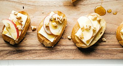 Grzanki z jesiennymi dodatkami – rozgrzewające, kremowe i pełne smaku-58635