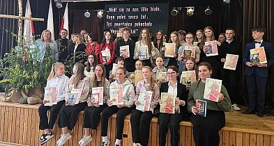 Młodzi recytatorzy na straży pamięci o Poecie-Powstańcu. Wyniki konkursu