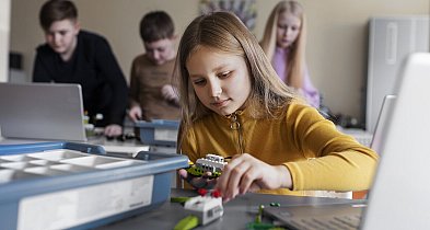 Szkoły w gminie Frampol zyskają sprzęt do e-nauki i pracownię AI