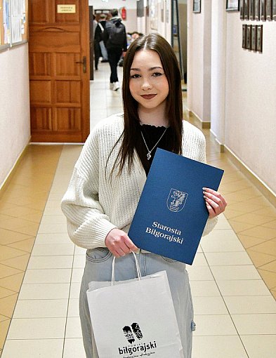 Gratulacje dla Gabrieli Zając od starosty i dyrektora RCEZ-tu (FOTO)