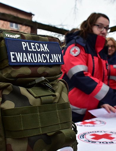 Plecak ewakuacyjny i wsparcie psychiczne – PCK szkoli mieszkańców Biłgoraja