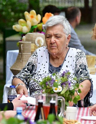 Maj z rodziną w DPS dla Kombatantów w Biłgoraju. Integracja przy muzyce