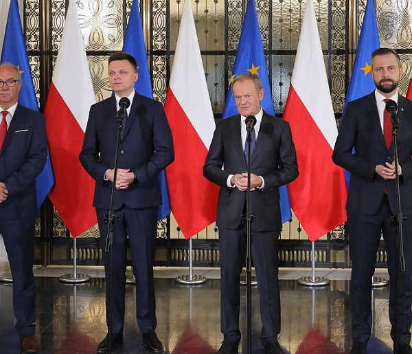 Sondaż: 65,4 proc. badanych uważa, że koalicja rządowa rządzi gorzej, niż się spod-57096
