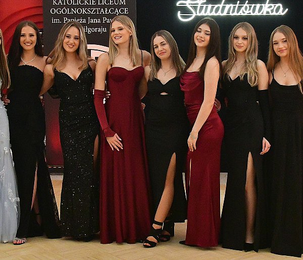 Wyjątkowa studniówka w biłgorajskim „Katoliku” (FOTO)