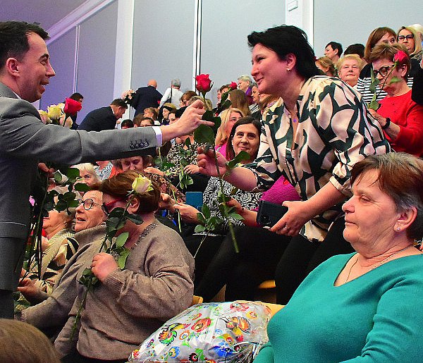 Ponad tysiąc kobiet w biłgorajskiej „Budowlance”. Tak świętował Powiat FOTO, VIDEO