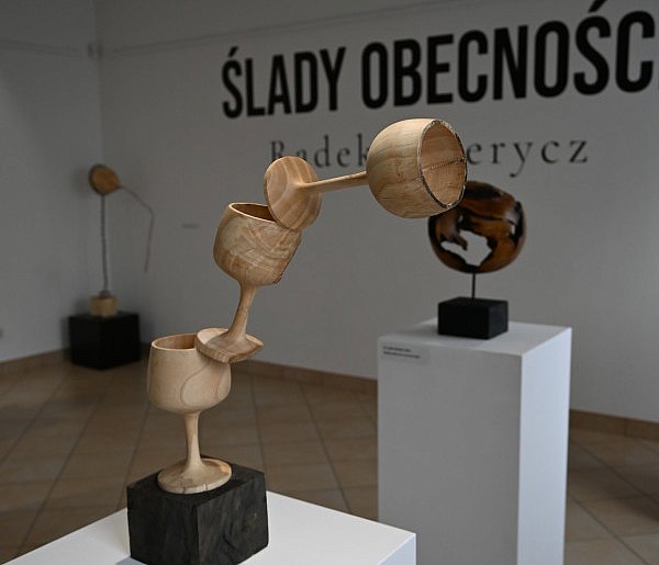 „Ślady Obecności” – nowa wystawa Radka Teterycza w MZB w Biłgoraju