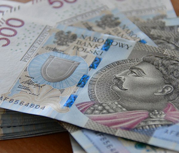 Aktualności. Myślała, że inwestuje oszczędności. Straciła około 50 tys. zł