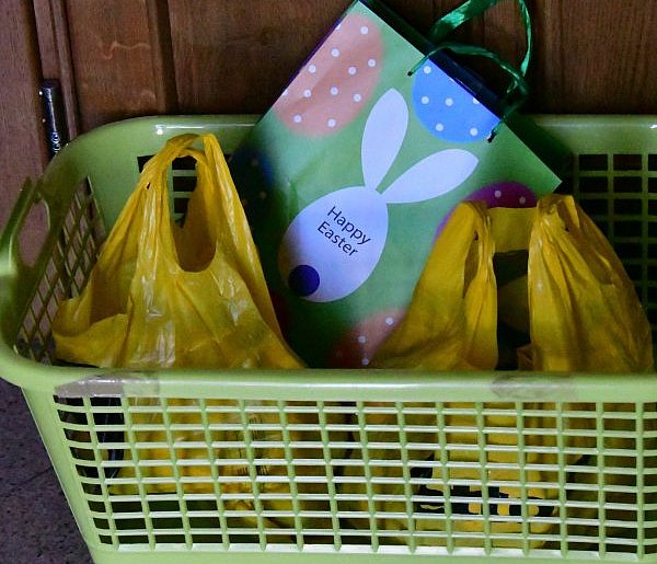 Solidarność przy wielkanocnym koszyczku. Wsparcie dla potrzebujących