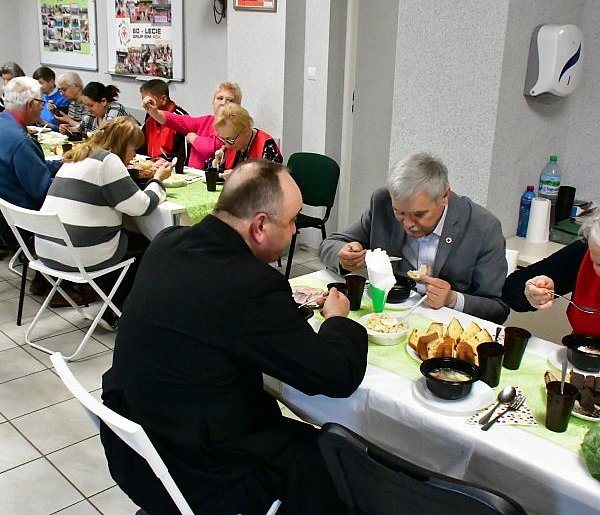 Wielkanocne serce Biłgoraja. Wyjątkowe spotkanie dla samotnych i potrzebujących