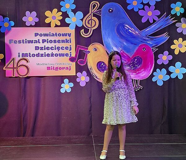 Scena pełna marzeń. 95 wykonawców na 46. Powiatowym Festiwalu Piosenki