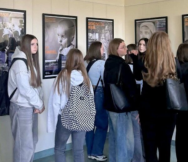 Ponad 10 tys. skradzionych istnień. Poruszająca ekspozycja IPN w biłgorajskiej