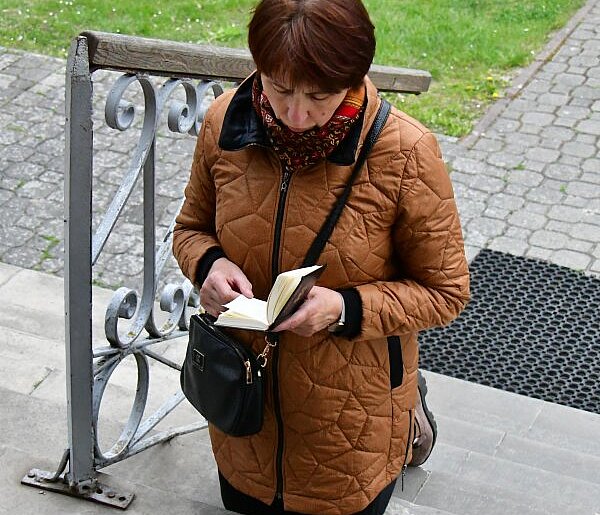 „Chwalcie łąki umajone”. Historia i tradycja nabożeństw majowych -