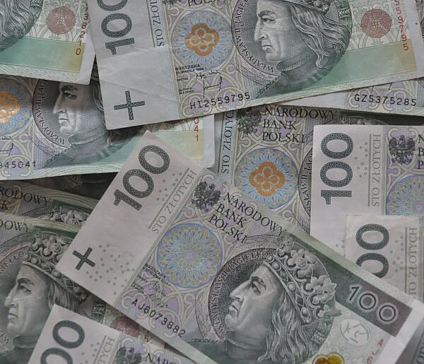 Mieszkaniec powiatu biłgorajskiego oszukany w sieci. Stracił 2 tys. zł
