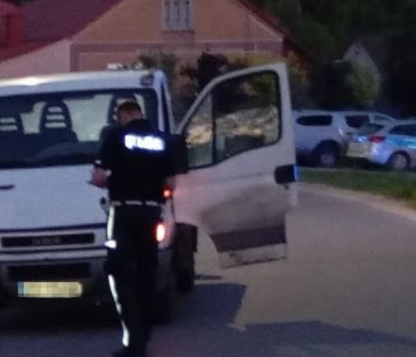 Wypadek w Tereszpolu. 10-latka wjechała rowerem pod Iveco
