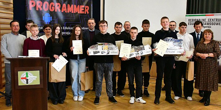 Architekci cyfrowej przyszłości. Relacja z finału powiatowych zmagań informatyczny (FOTO,