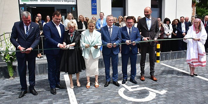 Koniec problemów z parkingiem. ARiMR w Biłgoraju ma nowe biuro (FOTO, VIDEO)