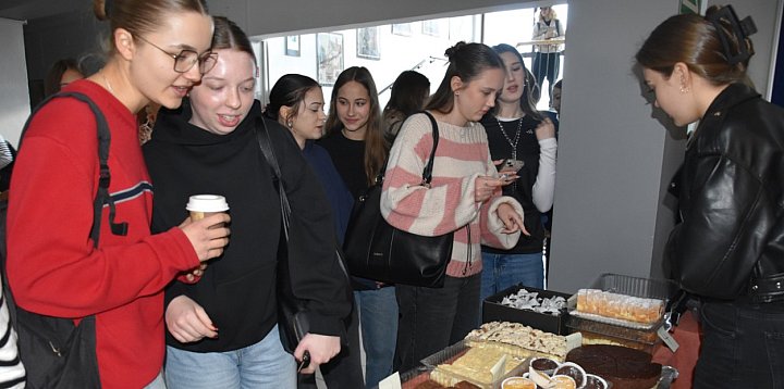 Październik z sercem dla zwierząt w I LO im. ONZ-57938