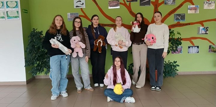 Młodzież "ONZ-etu" pokazuje, że na misia nigdy nie jest-58668