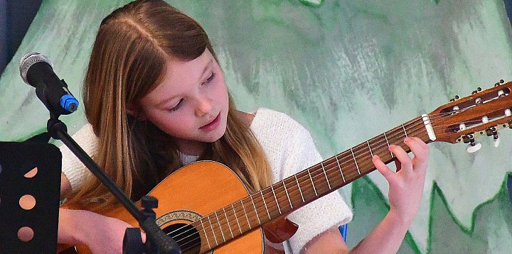 Radosne kolędowanie w biłgorajskiej „Jedynce” (FOTO)