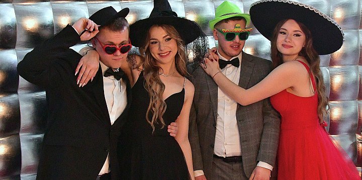 Studniówka RCEZ 2026. Krok w dorosłość w rytm poloneza