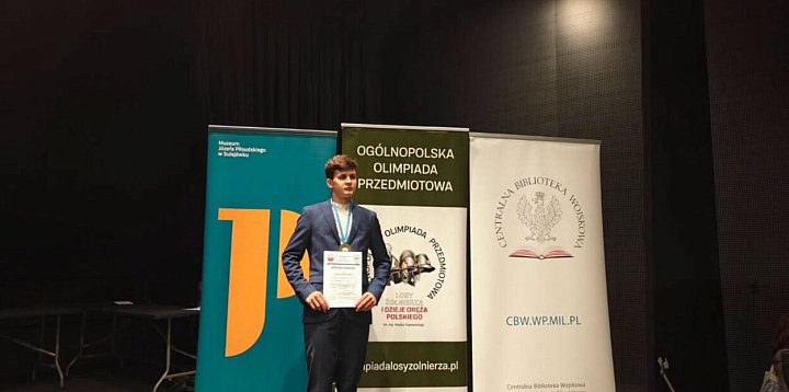 Uczeń ONZ-etu z tytułem laureata olimpiady