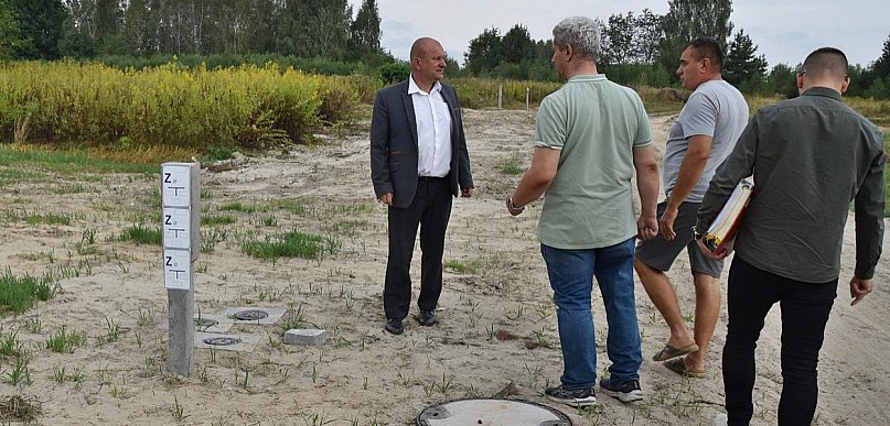 Rozbudowa sieci wodociągowej i kanalizacji sanitarnej w Dąbrowicy zakończona