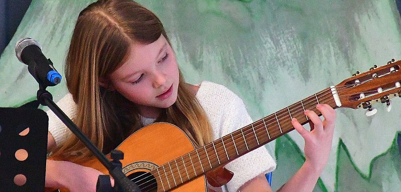 Radosne kolędowanie w biłgorajskiej „Jedynce” (FOTO, VIDEO)