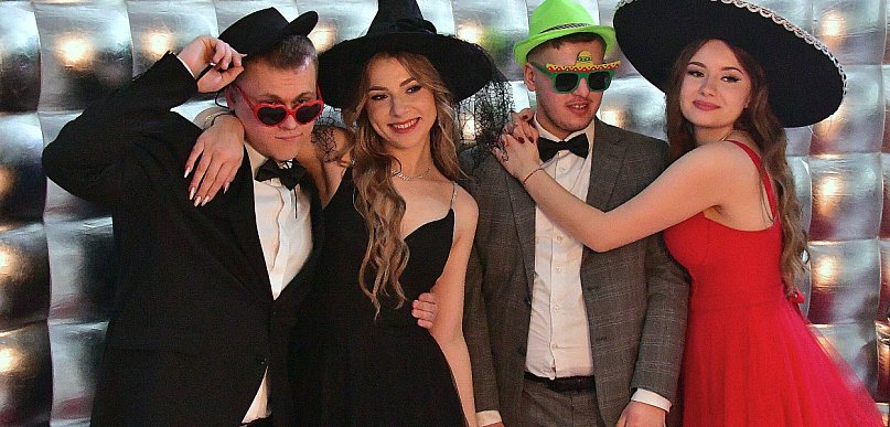 Studniówka RCEZ 2026. Krok w dorosłość przy dźwiękach narodowego tańca (FOTO)