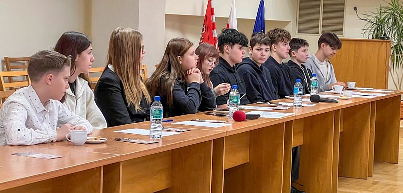 Siatkówka, rajdy i wakacyjny chill. Ambitne plany młodych radnych z Biłgoraja