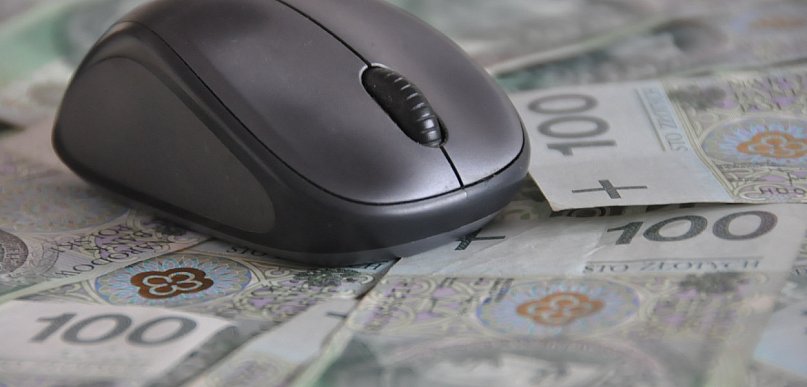 Liczyła na szybki i łatwy zysk. Straciła ponad 7 tys. zł