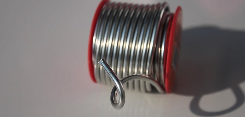 Dlaczego spoina nie „chwyta”? Sekrety skutecznego użycia topnika w lutowaniu