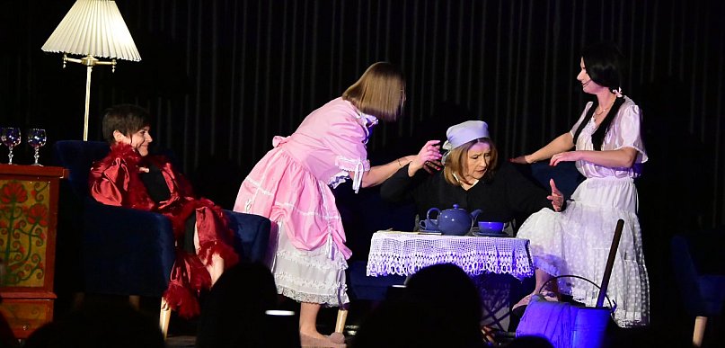 Teatr, kwiaty i wielkie serca. Gminny Dzień Kobiet w Tereszpolu (FOTO)