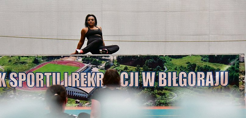 Sportowa energia i kobieca siła. Tak biłgorajanki świętowały w OSiR (FOTO, VIDEO)