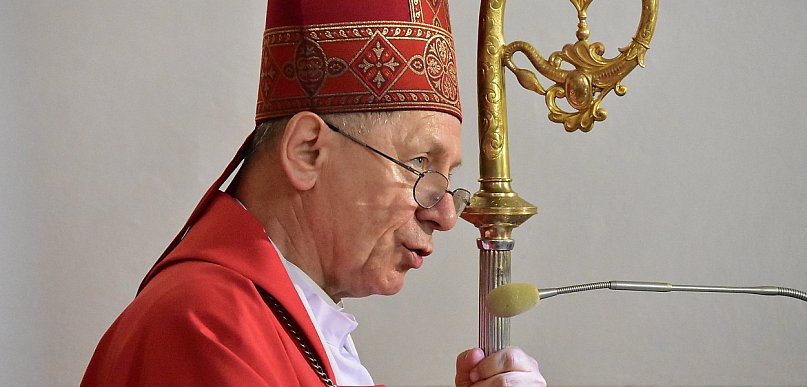 Rozmowa z biskupem Marianem Rojkiem: O znaczeniu Triduum Paschalnego dla wiernych