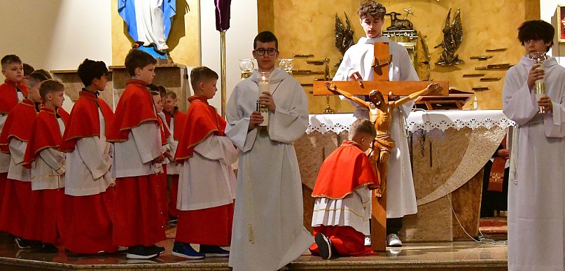 „Oto człowiek”… Oto wasz Król - Wielki Piątek (FOTO, VIDEO)