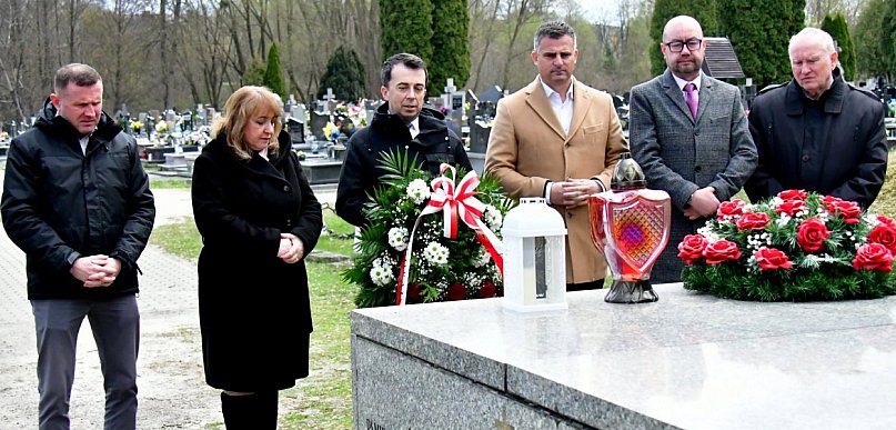 Cześć Ich Pamięci!. Powiat uczcił ofiary katastrofy smoleńskiej (FOTO)