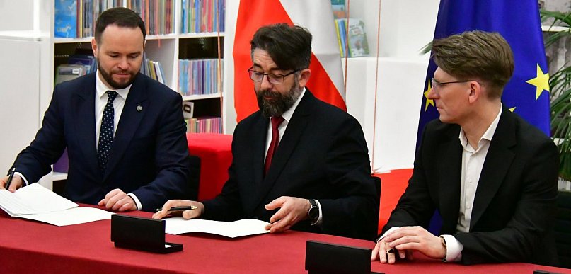 Ponad 6 milionów złotych na drogi w Biłgoraju. Burmistrz podpisał umowy