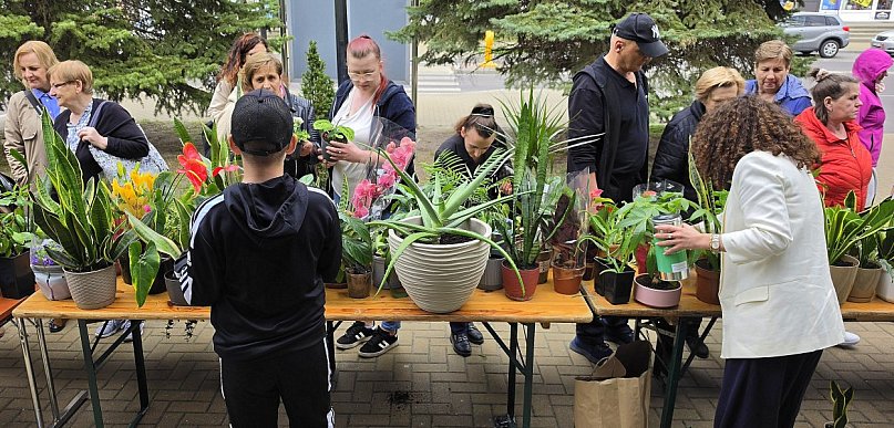 Biłgorajskie serca w rozkwicie! Kiermasz dla Adasia przedłużony o kolejny dzień