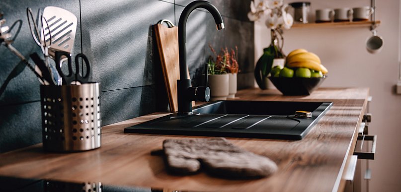 Kuchnia w stylu berlińskim - jak połączyć miejski charakter z funkcjonalnością?