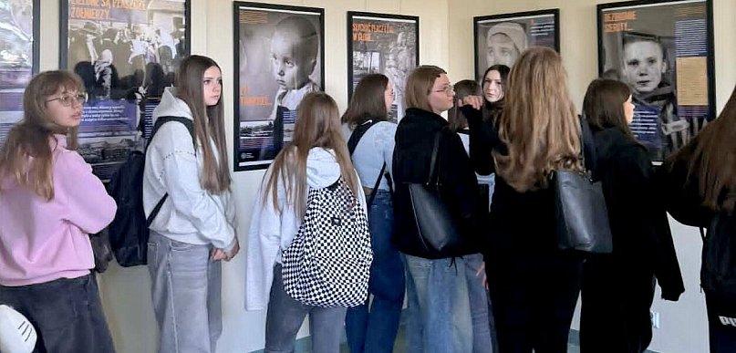 Ponad 10 tys. skradzionych istnień. Poruszająca ekspozycja IPN w biłgorajskiej